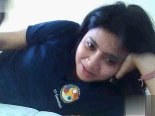 Shameless Indian MILF mind-blowing cam show video