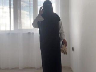 Arab Stepmom Gives JOI With Talk