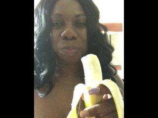Sexfeene ThroatTraining with Her ample Banana