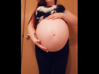 Little mama gives a creep tip of her unborn while baby parent showers
