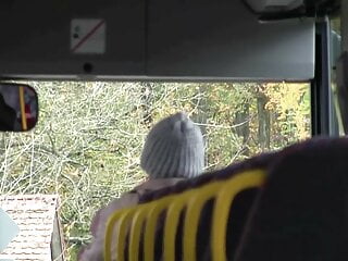 Popp Sylvie aus Ansbach - Public Facial Cumshot in a bus