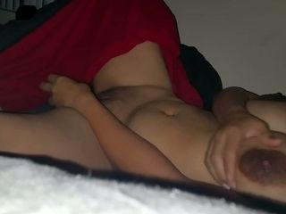 This amateur masturbator makes me cum very fast and I love her big boobs