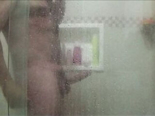 Gente! Meu tio est&aacute_ hospedado aqui e olha o que filmei ele fazendo!