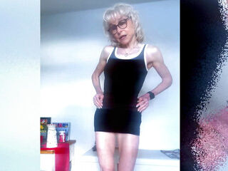 Cleaning Makes Me so Very Hot!