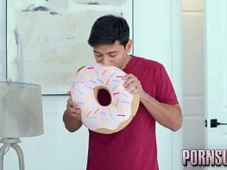 Flecha de Donas y Cupido. sub espa&ntilde_ol. ver completo en: pornsuborg