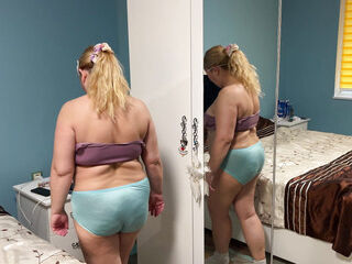 Zara strips, masturbates, and streams live