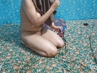 Bhabhi's body was like that the cream juice was coming out of it.