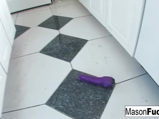 Mason Moore gets dirrrty in her kitchen