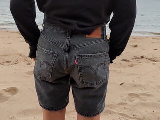 Exhibitionist Wife Flashing Strangers At The Beach
