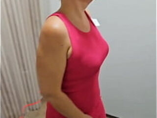 Une bonne pipe en cabine d&#039_essayage